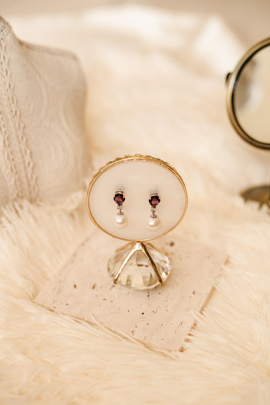 Dangling earrings with birthstone