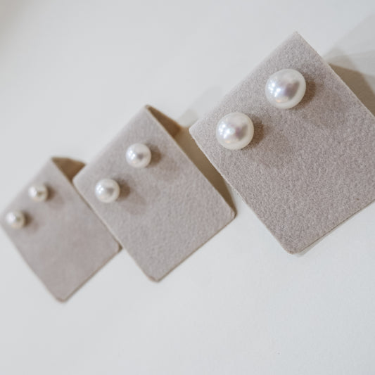 Earrings stud semi-round freshwater pearl