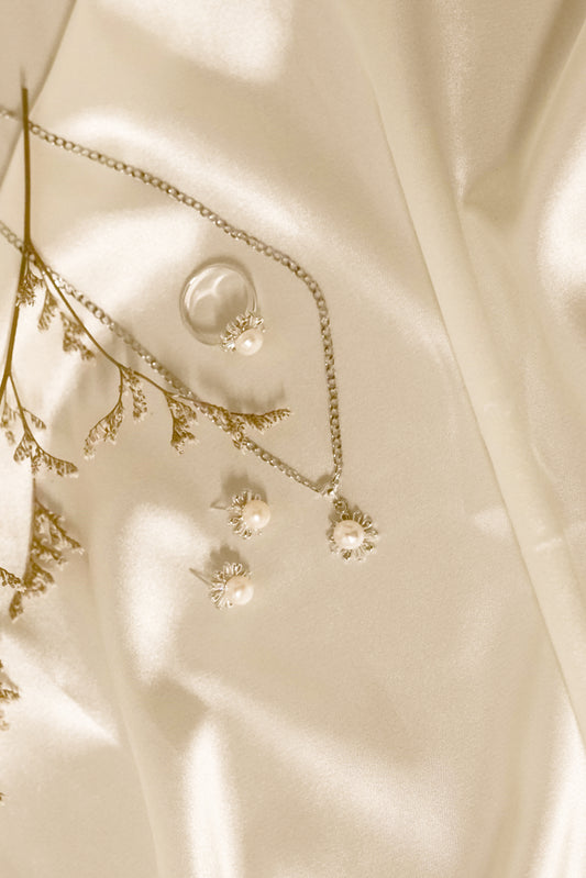 Floral Design Pearl Set