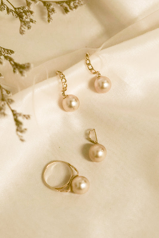 C-hoop Design Pearl Set