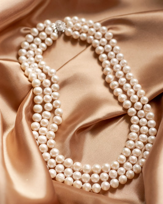 Venus necklace